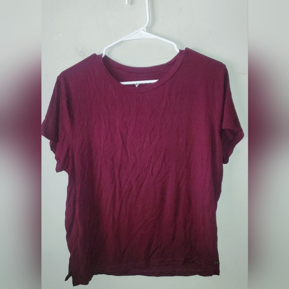American Eagle Outfitters Maroon Short Sleeve Tee